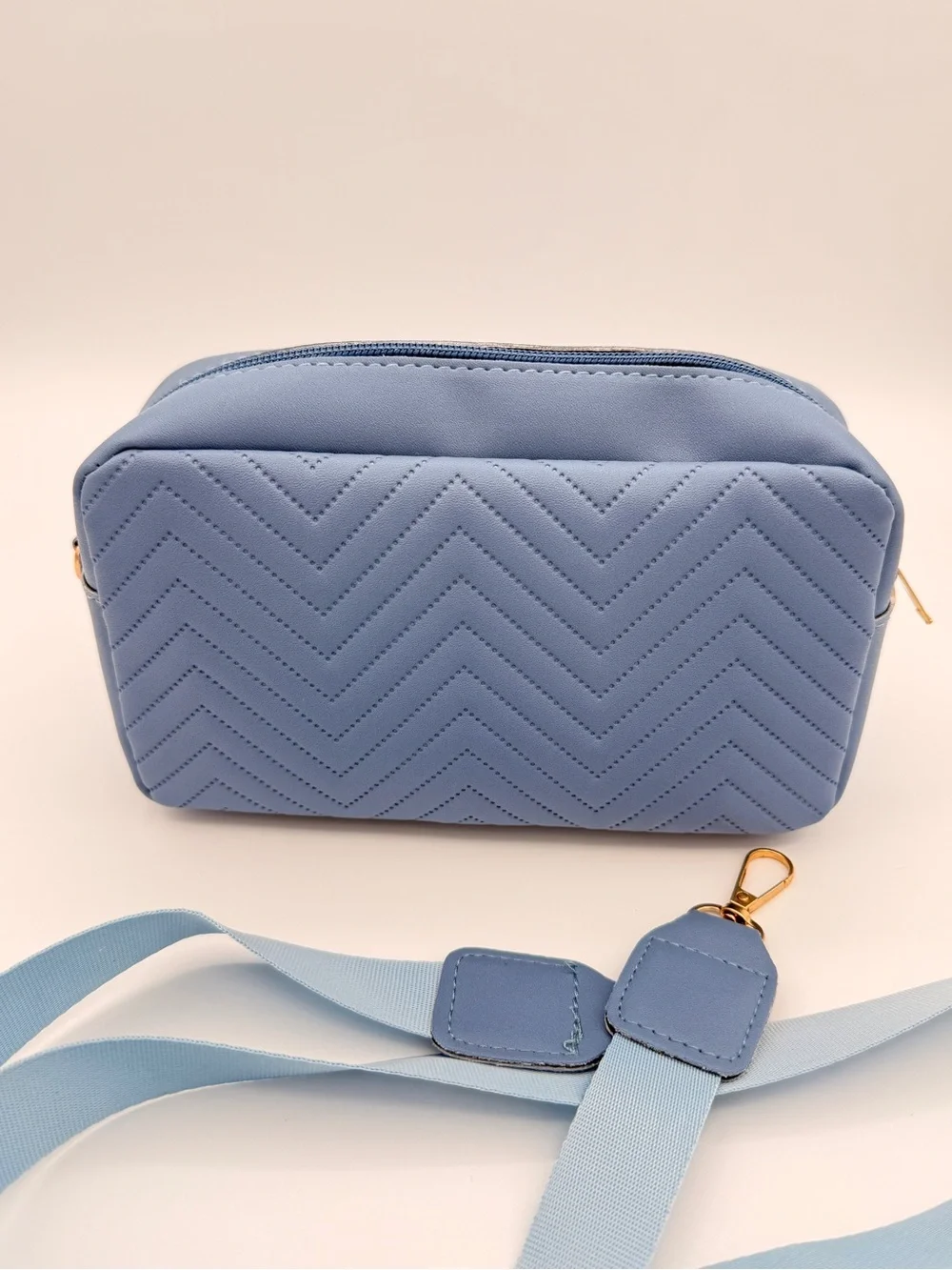 Light Blue Quilted Crossbody Travel Makeup Bag with Matching Strap NEW
